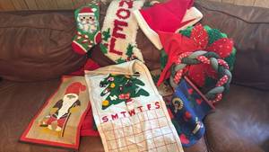 lot 1732 image: Holiday & Seasonal Decor Lot - Stockings, Placemats, Wreath, Decorative Items