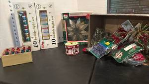 lot 1751 image: Christmas Bubble Lights Tree Topper Garland Ornaments