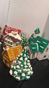 lot 1758 image: Holiday Ceramic Miniature Houses and Trees