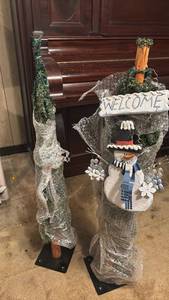 lot 1782 image: Holiday Decorative Snowman Figure with Welcome Sign Set of 2