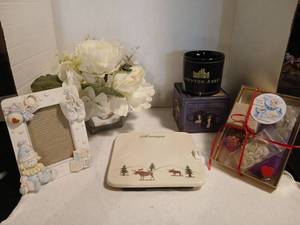 lot 1788 image: Mixed Lot Downton Abbey Mug, Baby Photo Frame, Messages Dish, magnifying  glass with bag.