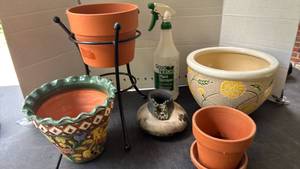 lot 2118 image: Ceramic Planters and Containers Lot 5 Pieces