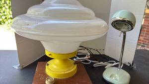 lot 2122 image: UFO-Style Desk Lamp Yellow Base and Green Shade Chrome Gooseneck