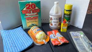 lot 2124 image: Cleaning Supplies Lot 20 Mule Team Borax Laundry Booster Heinz Vinegar Niagara Starch