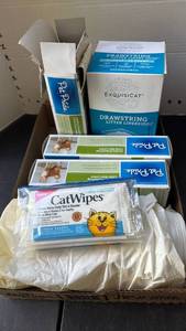 lot 2128 image: Cat Supplies Lot Exquisicat Drawstring Litter Liners X-Large 30 Count Petkin CatWipes