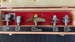 lot 4618 image: Carb-Tech Router Bit Set with Wooden Case 6 Pieces