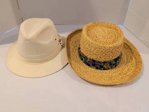 lot 1019 image: Hat Lot of 2