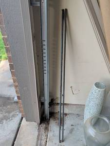 lot 1100 image: Pair of 4ft rebar rods