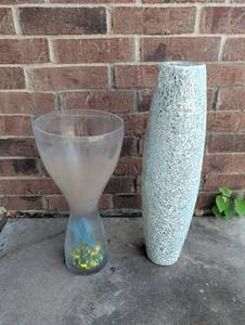 lot 1105 image: Decorative Vase Lot 2 Pieces Textured Ceramic Glass