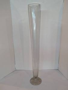 lot 1114 image: Clear Glass 31 vaae