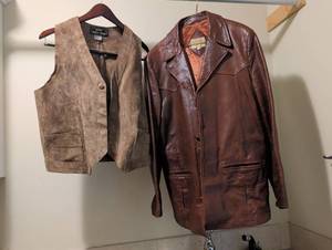 lot 1125 image: Lot of 2 Leather Jackets and Vest Remy Macys Mens Store Size L