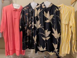 lot 1128 image: Mens collered shirts xxl and xl