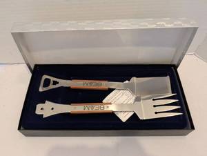 lot 1203 image: BEAM 2-Piece Grilling Tool Set Spatula and Fork