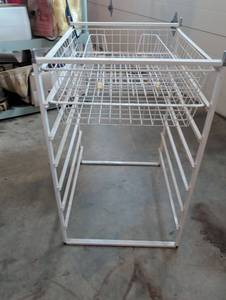 lot 1211 image: White Wire Basket Storage Shelving Unit 18x29x21