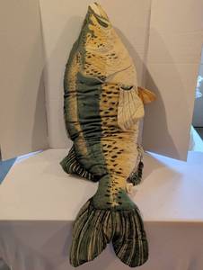 lot 1302 image: Fish-Shaped pillow 54 inches long