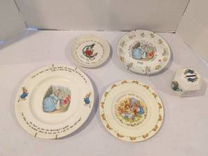 lot 1325 image: Bunnykins plates and piggy bank