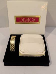 lot 1326 image: Design Watch and Jewelry Box Gift Set