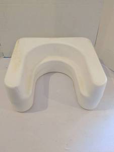 lot 1341 image: Toilet Seat Riser