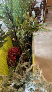 lot 1403 image: Christmas pick decor