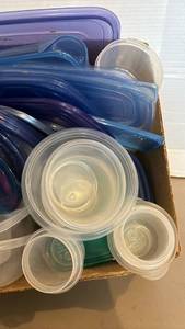 lot 1414 image: Plastic Food Storage Containers with Lids Multiple Sizes Lot
