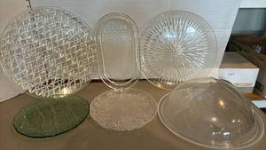 lot 1416 image: Lot of 6 Glass Serving Plates Assorted Patterns