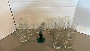 lot 1420 image: Miscellaneous Glasses