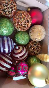 lot 1507 image: Christmas ornaments