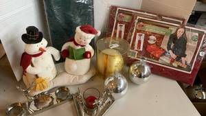 lot 1509 image: Christmas decor