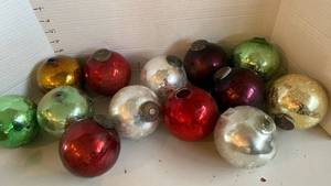 lot 1512 image: Glass Christmas Ornament decor Silver Green Gold