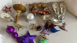 lot 1520 image: Assorted Christmas Ornaments