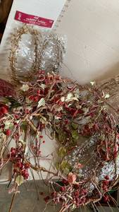 lot 1523 image: Christmas decor