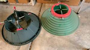 lot 1525 image: Christmas Tree Stands 19 inches