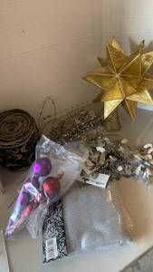 lot 1531 image: Christmas decor
