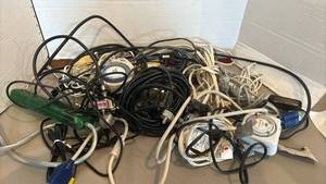 lot 1619 image: Lot of Computer Cables and Power Cords VGA Monitor