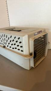 lot 1632 image: Petmate Pet Taxi Pet Carrier