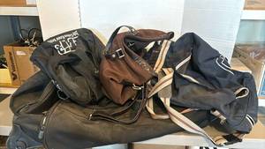 lot 1652 image: Four Duffel bags various sizes