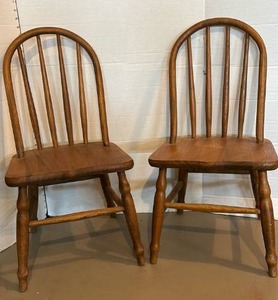 lot 1654 image: Pair of Childs Windsor Style Dining Chairs with Spindle Backs