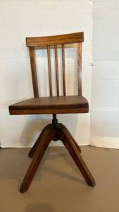 lot 1655 image: Childs Wood Swivel Chair with Spindle Back and Tripod Base