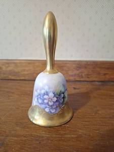 lot 19 image: Porcelain Hand Bell