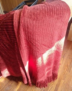 lot 21 image: Red Throw Blanket with Fringe - Nice and Heavy