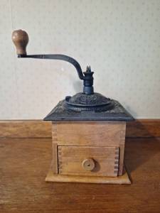 lot 32 image: Coffee Grinder with Wood Base and Cast Metal Top