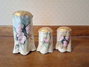 lot 34 image: Porcelain Salt and Pepper Shaker Set 3-Piece Pink Roses Gold Top