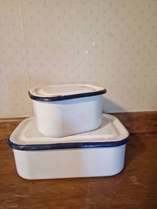 lot 43 image: Vintage White Enamelware Refrigerator Boxs
