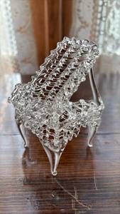 lot 50 image: Clear Glass Decorative Grand Piano Figurine