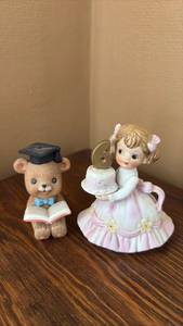 lot 56 image: Lefton Figurines