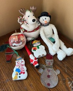 lot 63 image: Holiday Decorative Figurines and Ornaments Lot - Includes Fitz and Floyd Ceramic Reindeer