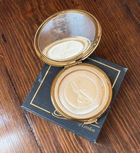 lot 64 image: Vintage Stratton of London Compact Mirror in Original Box