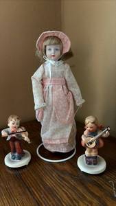 lot 65 image: Russ Porcelain Doll and Vintage Inarco Figures