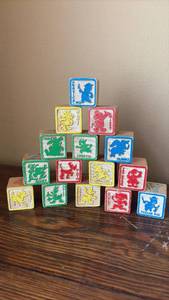 lot 86 image: Vintage Disney Character Blocks