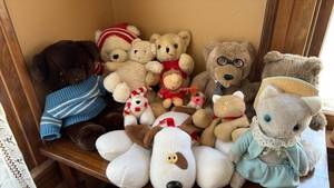 lot 89 image: Vintage Plush Teddy Bears and Stuffed Animals Mixed Sizes